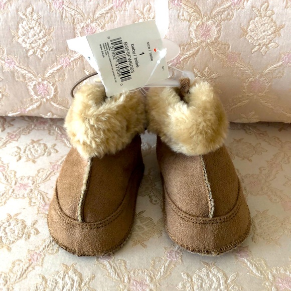 Joe fresh Baby Booties - Picture 2 of 6